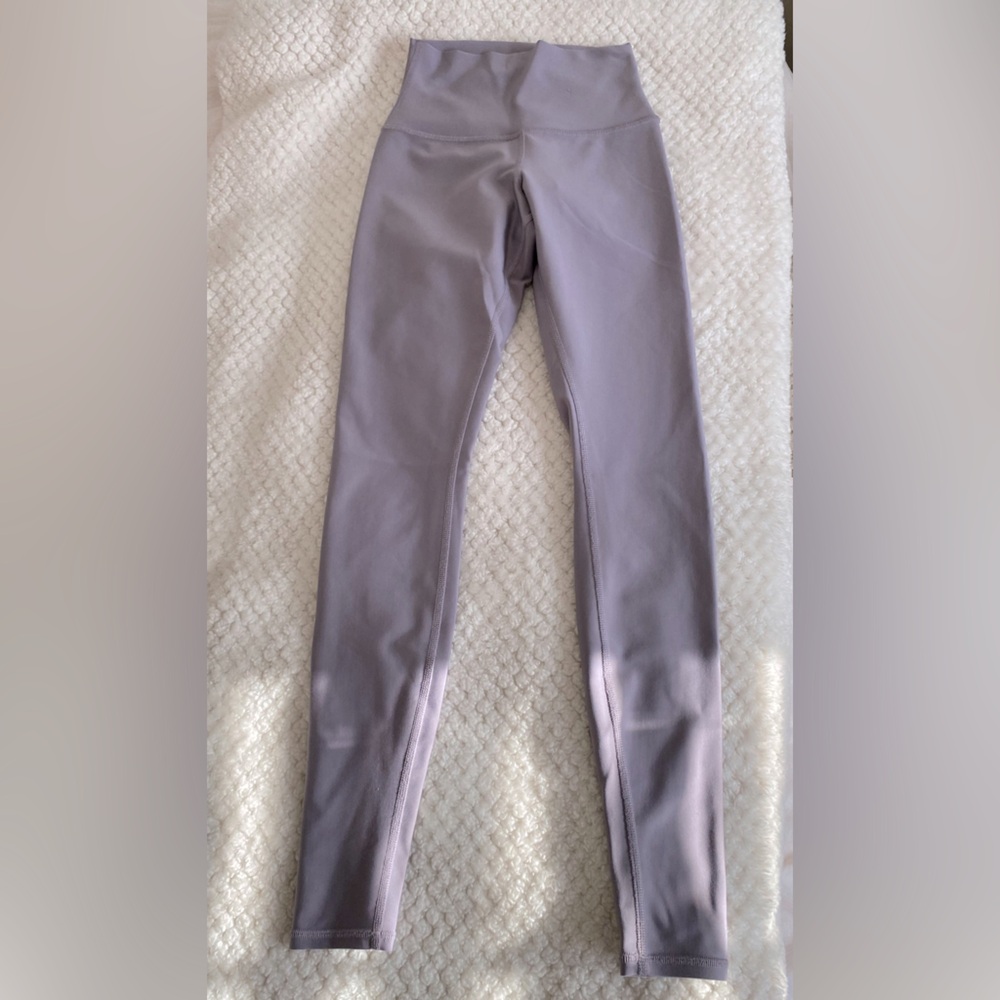 Alo Airlift leggings in lilac, size XS